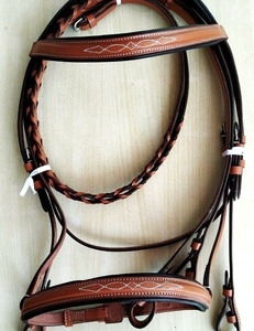 Brida de caballo de cuero negro de último diseño al por mayor con banda duradera para las cejas levantadas, banda para la nariz, nuevas características, brida Snafle - Product Image 1