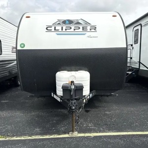 Autocaravana Coachmen C-L-I-P-P-E-R 18FQ 2024 USADA EN EXCELENTES CONDICIONES, LISTA PARA LA VENTA - Product Image 1