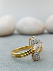 Joyería fina 10K Oro amarillo sólido Corazón y piedra redonda Anillo de compromiso de diamantes 2,5 CT Anillo de boda de moissanita blanca - Product Image 3