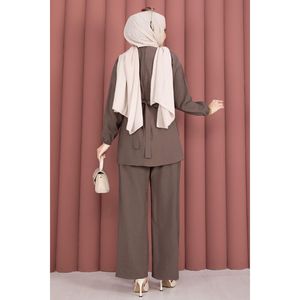 Ensemble deux pièces en tissu crêpe marron café, pantalon ajustable et détail broche à la taille, tenue élégante pour toutes les occasions - Product Image 5
