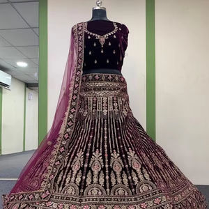 Vêtements artisanaux Vol 10 en velours Lehenga Choli de style traditionnel indien et pakistanais de Chennai - Product Image 1