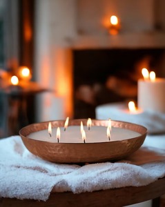 Nouveau pot de bougie en métal martelé en cuivre tendance avec couvercle pour la décoration de Noël à la maison pour les fêtes d'anniversaire de la Saint-Valentin - Product Image 2