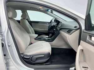 รถมือสองราคาถูก ปี 2024 ขับเคลื่อนล้อหน้า พวงมาลัยซ้าย เบนซิน/น้ำมัน ล้อแม็ก R17 เบาะหนัง หลังคาซันรูฟแบบพาโนรามา รถเก๋ง เครื่องยนต์ 4.5 ลิตร V8 เกียร์อัตโนมัติ ล้อแม็กอะลูมิเนียม สีเข้ม - Product Image 5