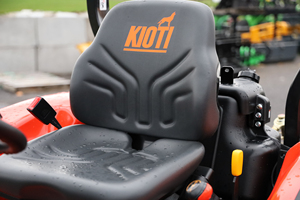 Mini Tractor Agrícola Kioti CK2620 HST con Motor de 25HP, Garantía de 3 Años en Componentes Principales como Bomba, Caja de Cambios y Rodamientos - Product Image 2