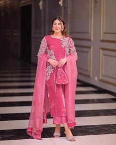 Top de terciopelo pesado de buena calidad de color rosa tradicional indio con hermoso Plazzo y Kurti de terciopelo bordado y pesado - Product Image 2