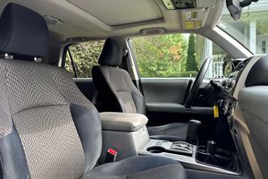 USADO LHD/RHD 2010 T0 Y0 TA 4RUNNER SR5 4X4 - Product Image 2