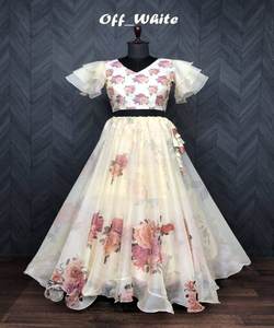 Gherdaar lehenga choli ดีไซเนอร์: ซิลลูเอทที่มีเอกลักษณ์เพื่อการออกแบบที่โดดเด่นและดูดีสำหรับทุกรูปร่างที่สวยงาม - Product Image 3