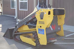 Alta calidad nuevo 2023 Wacker Neuson SM100 Mini Skid Steer con componente de rastrillo central - Product Image 2