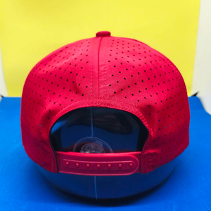 Casquette personnalisée à 5 panneaux Casquette de baseball polyester PVC en silicone avec logo Casquette de golf imperméable sport à trous découpés au laser pour hommes et femmes - Product Image 3