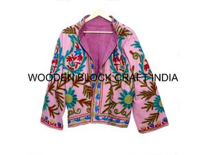 Chaqueta de Algodón Acolchada Transpirable y Ecológica con Bordado Suzani Indio Hecho a Mano, Detalle de Agujeros, Diseño Floral, Desmontable - Product Image 6