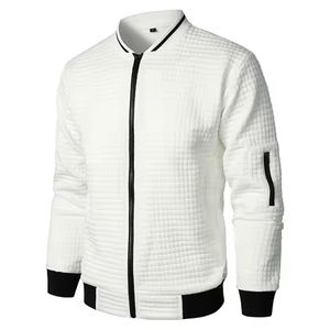 Bomber matelassé personnalisé en duvet Veste matelassée d'hiver en toile Veste à bulles d'air à prix raisonnable Nouveau design - Product Image 2