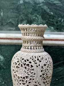 Vase décoratif en pierre savonneuse marbrée sculptée à la main, artisanat indien, décoration d'intérieur, cadeau unique pour occasions spéciales - Product Image 3