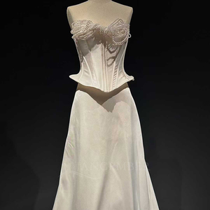 Vestido de Novia Moderno y Elegante NT56 con Perlas, Lazo, Satén, Cola de Sirena, Encaje, Flores y Cristales para Mujer - Product Image 4