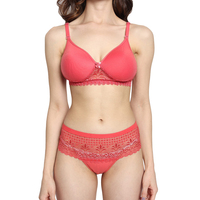 Soutien-gorge push up en satin pour femme avec soutien à armatures bonnets moulés finition lisse disponible dans toutes les tailles et couleurs