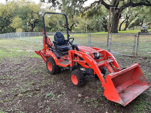 Mini-tracteur Kubota BX23S 4x4 à moteur diesel pour usage agricole avec chargeur arrière, pompe, moteur, boîte de vitesses et haute efficacité - Product Image 3