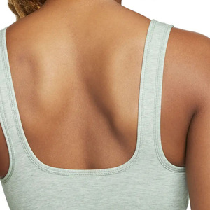 Soutien-gorge de sport sans couture à maintien élevé avec logo frontal respirant personnalisé pour femmes, vêtements de yoga et de gym, vente en gros au Pakistan - Product Image 2