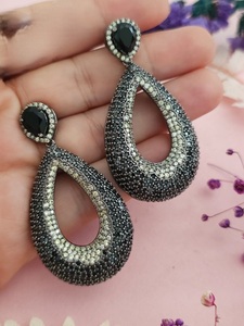 Boucles d'oreilles tendance pour femmes et filles, en laiton plaqué argent avec zircon, pour mariage, fiançailles, anniversaires et fêtes - Product Image 3