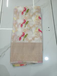 Sari de nailon ligero de moda, cómodo y elegante para fiestas y Diwali, fácil de usar y drapeado para todas las ocasiones - Product Image 4