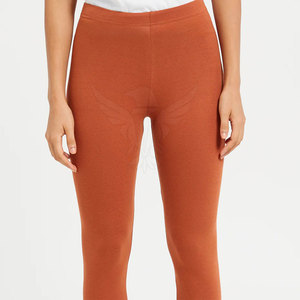 Leggings elegantes de cintura alta para mujer, material suave y transpirable para entrenamiento, yoga y fitness. - Product Image 2