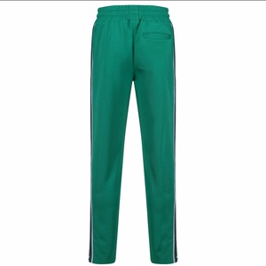 Sweat-shirt de jogging pour hommes en polyester avec logo personnalisé Ensemble pantalon à capuche zippée et à manches longues Vêtements d'extérieur solides pour l'hiver Survêtements personnalisables - Product Image 2