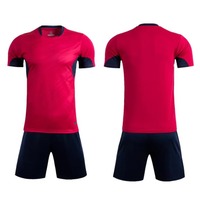 Uniforme de Fútbol Sublimado Personalizado: Uniforme de Entrenamiento de Secado Rápido de Inspiración Retro para Clubes, Diseñado con Corte Totalmente Automatizado