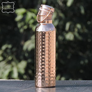 Bouteille en cuivre de haute qualité Design unique Bouteille d'eau en cuivre pour verres disponible à un prix abordable - Product Image 6