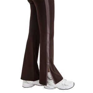 Ensemble de vêtements de sport sur mesure pour femmes : Leggings et haut court de fitness, ensemble 2 pièces pour la gym et le yoga (2026) - Product Image 4