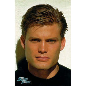 Carte postale Starship Troopers en papier résistant - Product Image 1