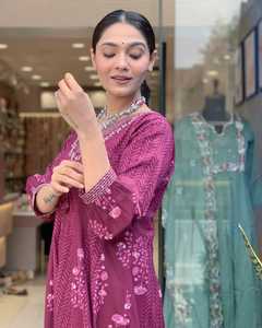 Damen Designer Hochzeit tragen reine Baumwolle Anarkali Kurti Anzug Seide <span class=keywords><strong>Salwar</strong></span> mit Malamal Dupatta Set für Partys - Product Image 3