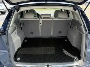 2011 Audi Q5 Premium Plus - Product Image 2