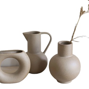 Vase en argile antique indien fabriqué à la main Vase à fleurs en céramique décoration de la maison bureau et hôtel Design moderne élégant en céramique Wholesa - Product Image 1