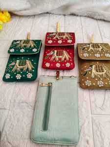 Pochette à bijoux mobile brodée d'éléphants avec chaîne à clip, cadeaux pour demoiselles d'honneur, anniversaires, faveurs de mariage, cérémonie de jaggo, cadeaux de sangeet - Product Image 2