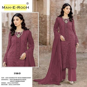 Confeccionado con una finesura excepcional, un delicado arreglo de lentejuelas, un subtimo estampado digital, el mejor vestido étnico/este salwar kameez. - Product Image 3