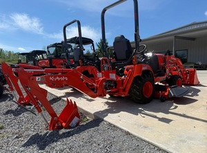Tractor de Ruedas Diésel 4WD Bx23s con Accesorios, Motor de 24HP, Transmisión por Engranajes, Alta Productividad - Product Image 4