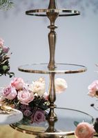 Support à gâteau à deux étages en métal doré classique et luxueux, élégant présentoir à desserts pour mariage, fête, hôtel, buffet, décoration de table