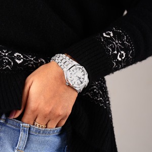 Reloj Unisex de Lujo con Incrustaciones de Diamantes, Reloj de Acero Inoxidable con Incrustaciones de Diamantes, Estilo Hip Hop, Reloj de Cuarzo Personalizable para Hombre y Mujer - Product Image 6