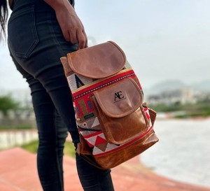 Nuevo estilo bohemio occidental Vintage hecho a mano Jacquard cuero cordón mochilas mano Stitch Klim cuero genuino estilo indio bolsas - Product Image 1