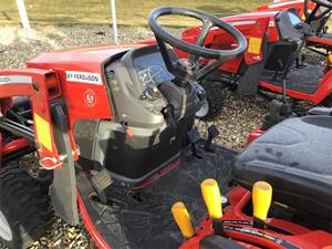 Tractor Agrícola y de Jardín Massey Ferguson GC1723E Usado de Alta Calidad, Año 2020 - Product Image 2