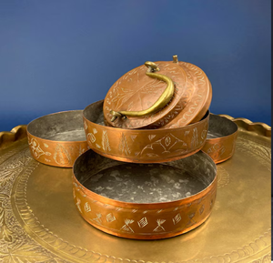 Lonchera antigua de cobre grabada, 3 recipientes poco profundos, juego de decoración de cocina para almacenamiento de alimentos, disponible a precios de mayoreo. - Product Image 1