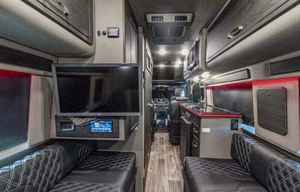 Fourgonnette utilitaire Mercedes-Benz Sprinter 3500XD d'occasion certifiée - Product Image 4