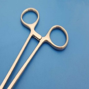 คีมจับเนื้อเยื่อแบบตรงฟันตรง ทำจากเหล็กกล้าผ่าตัดสแตนเลส ยี่ห้อ Surtechs International สำหรับการจับเนื้อเยื่อแบบไม่ทำลายเนื้อเยื่อ - Product Image 4