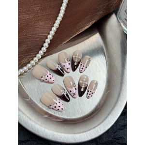 Cocoa Kiss - Adhesivos Elegantes para Uñas con Tacto Suave de Cacao, Duraderos y Fáciles de Aplicar - Product Image 3