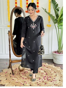 Vêtements ethniques en viscose exclusifs à la mode Dernier pantalon Kurti avec soie Chanderi avec Dupatta pour les vêtements de fête et les vêtements promotionnels - Product Image 5