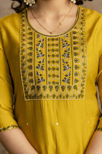 Vêtements ethniques indiens fantaisie Ensemble Kurta élégant pour femmes Kurta en coton prêt à l'emploi pour tenue décontractée au prix de gros - Product Image 2