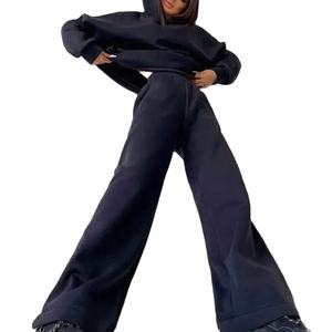 OEM Survêtement Surdimensionné pour Femmes Polaire Lourde à la Mode Baggy Ensemble pour Femmes Pantalon de Survêtement Évasé et Ensemble à Capuche - Product Image 3