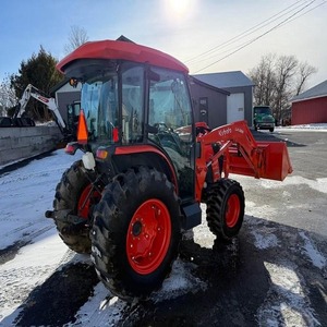 Kubota M7040 Farm Tractor 4WD Crawler Agricultural Utility Tractor Field Work - Product Image 1