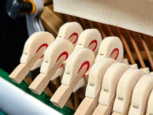 Piano Vertical Kawai BL51 de 88 Teclas con Teclado de Madera Sólida Contrapesada, Piano Acústico Clásico Negro para Tocar - Product Image 3