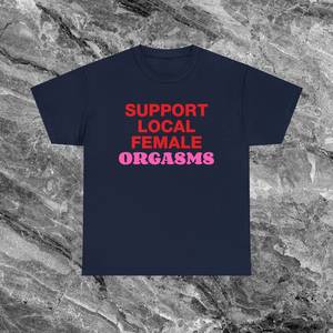 Camiseta con estampado serigrafiado de manga corta y cuello redondo para adultos unisex, apoya los orgasmos femeninos locales - Product Image 1