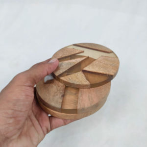 Ensemble de dessous-de-verre en bois et résine incrustés de os, de qualité supérieure, écologiques, modernes et personnalisés, fabriqués en Inde, pour la cuisine et la salle à manger - Product Image 1