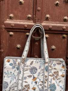 Sac fourre-tout grand format en coton fait main pour femmes, multicolores, matelassé à la main, pour l'été, plage, couleur unie, épaule ouverte - Product Image 2